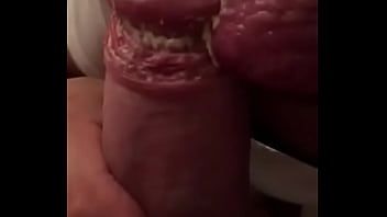 Reproduzir Boquete smegma - pau de queijo muito sujo - escravo lambe pau sujo fedorento limpo com a língua