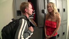 Abspielen Nikita von James 'nasse und wilde Muschi -Esssitzung mit Billy Glide