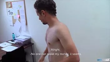 play Ragazzo carino si fa aprire il culo stretto da un grosso cazzo per un po' di soldi - esploratore sporco 248