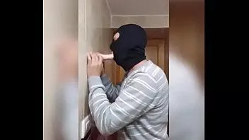 Redare Ea mănâncă o pula de cauciuc, apoi își mănâncă propria esperma