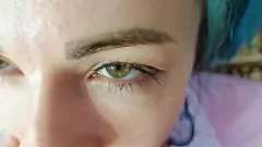 play Une « bonne fille » vêtue de bas devient coquine lors d'une rencontre de jeu de rôle hardcore