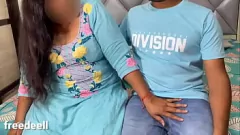 Oynat Üvey Annenin Yasak Desi Lokumu: Büyük Götlü ve Büyük Göğüslü Tabu Hintli MILF