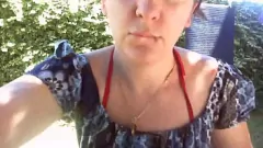 Reproduzir Molhar fraldas públicas e piscar no jardim - Pee Fetish