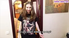 play La grande surprise de la Big Dick Toy Toy du Toy Toy de la fille de la Big Dick de Anna Sibster!