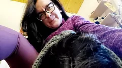 Oynat Nicoletta arkadaşına hükmediyor ve kıllı bir fetiş oturumunda tüm pis kokulu osuruklarını koklatıyor