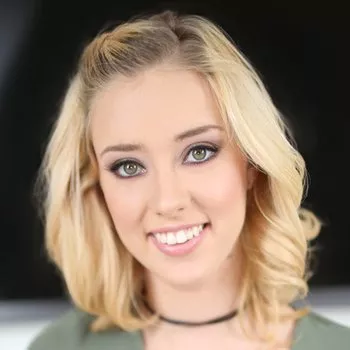 Bintang porno Haley Reed